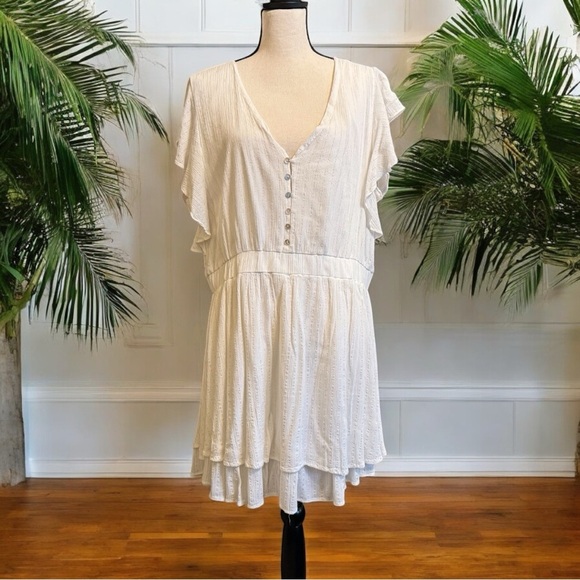 SHOWPO White Flutter Sleeve Tiered Mini Dress - Size 16 / 20 AU - Picture 1 of 16